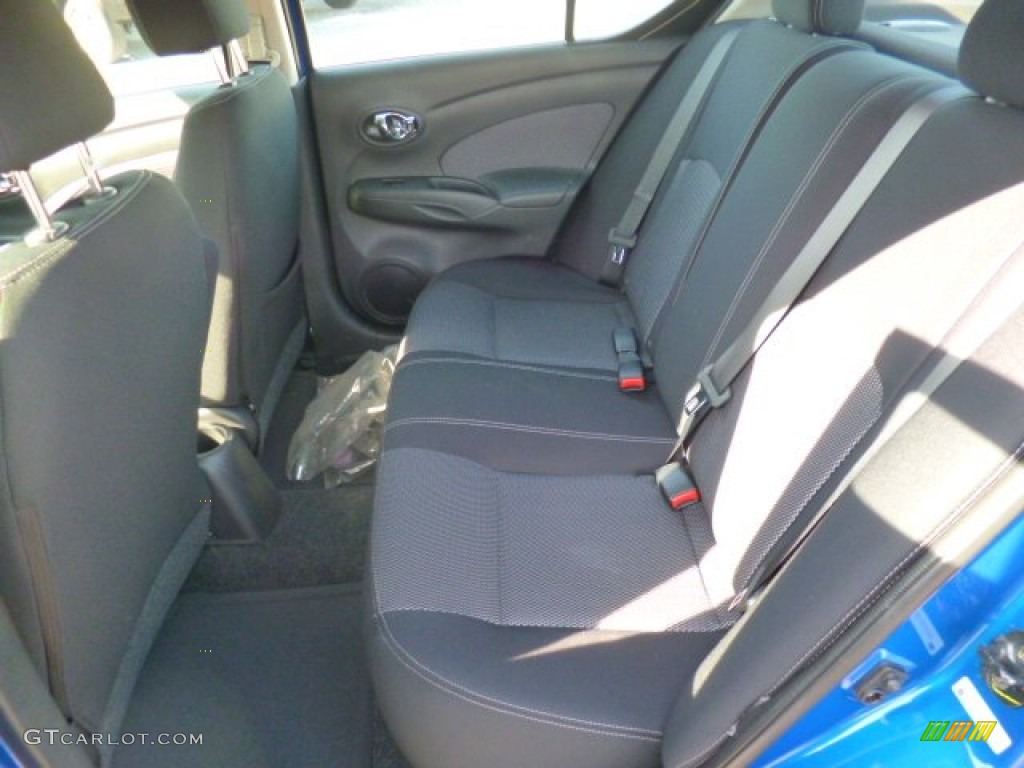 2015 Versa 1.6 SV Sedan - Metallic Blue / Charcoal photo #13
