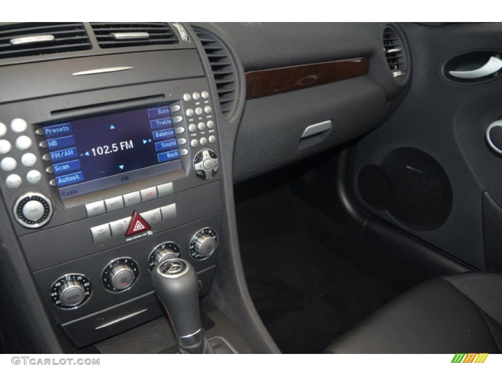 2006 Mercedes-Benz SLK 350 Roadster Black Dashboard Photo #94028179