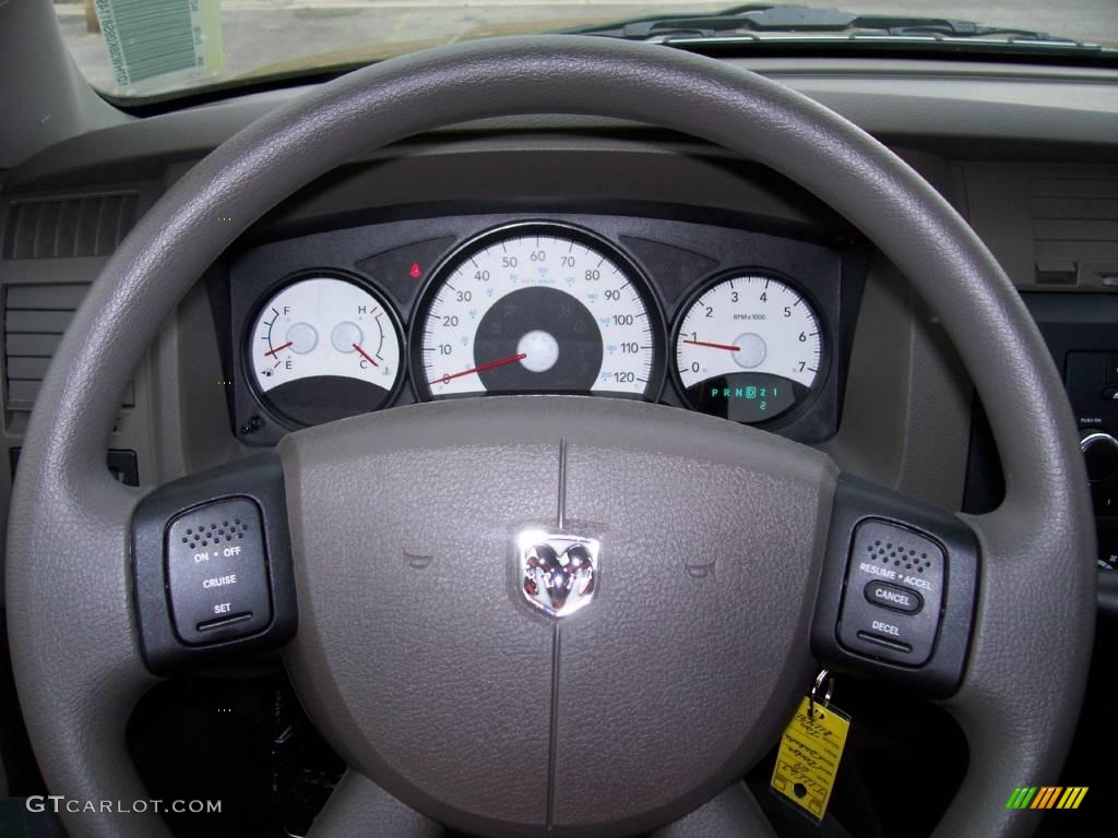 2009 Dakota Big Horn Crew Cab 4x4 - Austin Tan Pearl / Dark Slate Gray/Medium Slate Gray photo #7