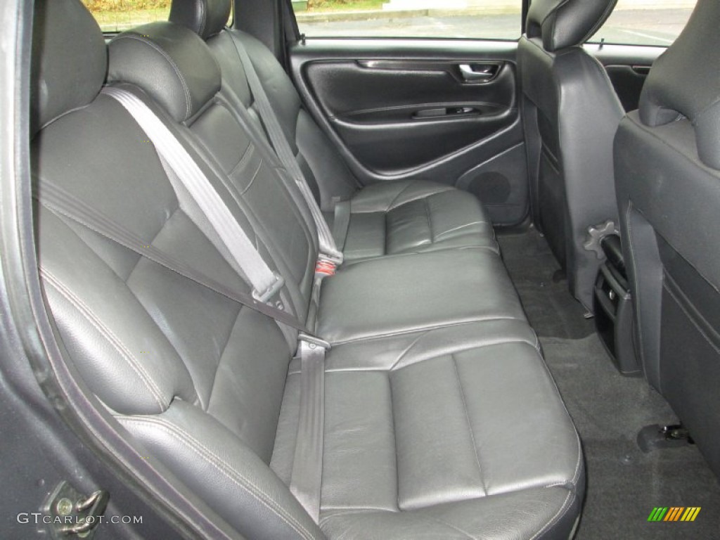 2004 Volvo V70 2.5T Rear Seat Photo #94035019