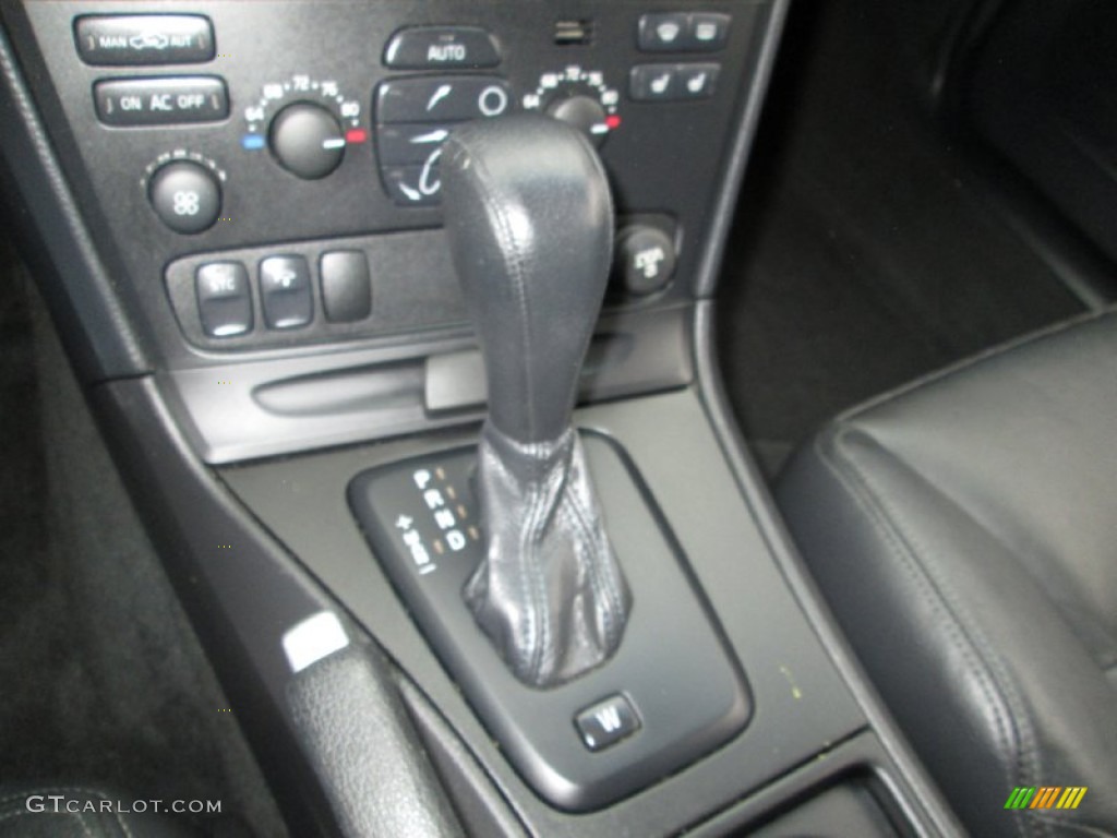2004 Volvo V70 2.5T Transmission Photos