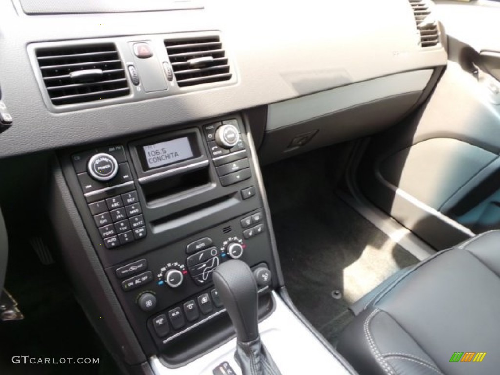 2014 Volvo XC90 3.2 R-Design AWD Controls Photo #94036411