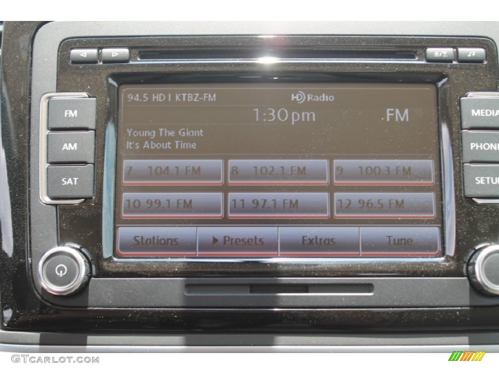 2014 Volkswagen Beetle 1.8T Controls Photo #94038757