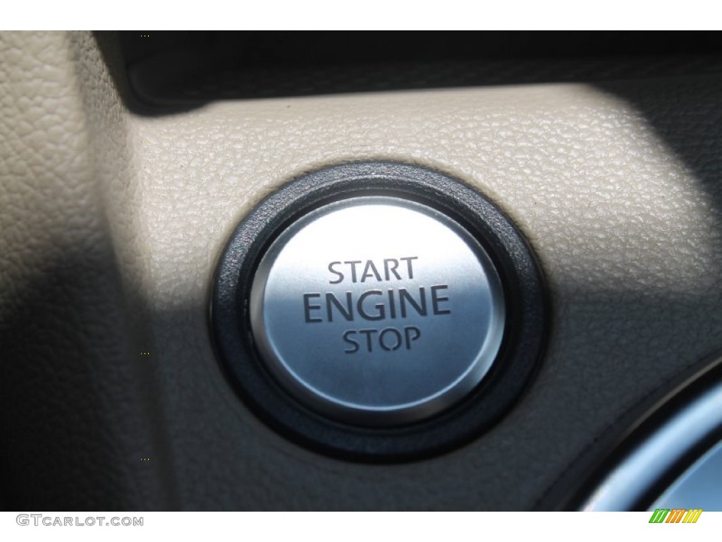 2014 Volkswagen Beetle 1.8T Controls Photo #94038838