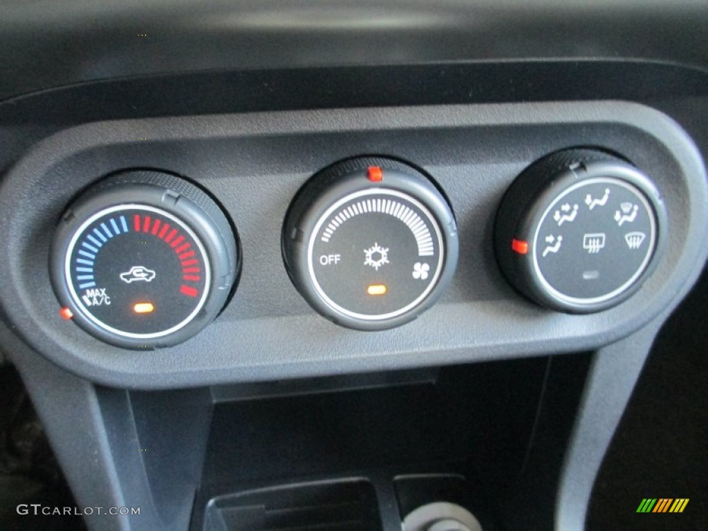 2014 Mitsubishi Lancer SE AWC Controls Photo #94040083