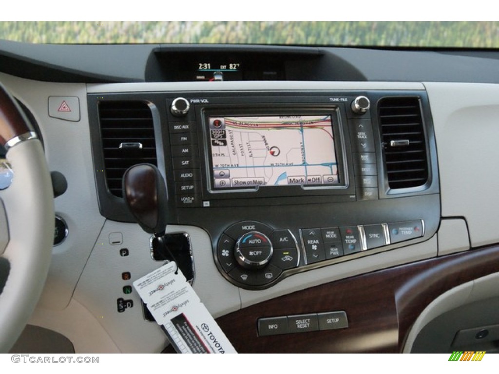 2014 Sienna Limited AWD - Silver Sky Metallic / Light Gray photo #6