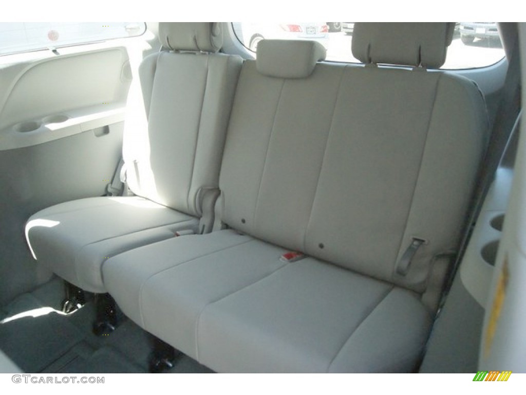 2014 Sienna Limited AWD - Silver Sky Metallic / Light Gray photo #8