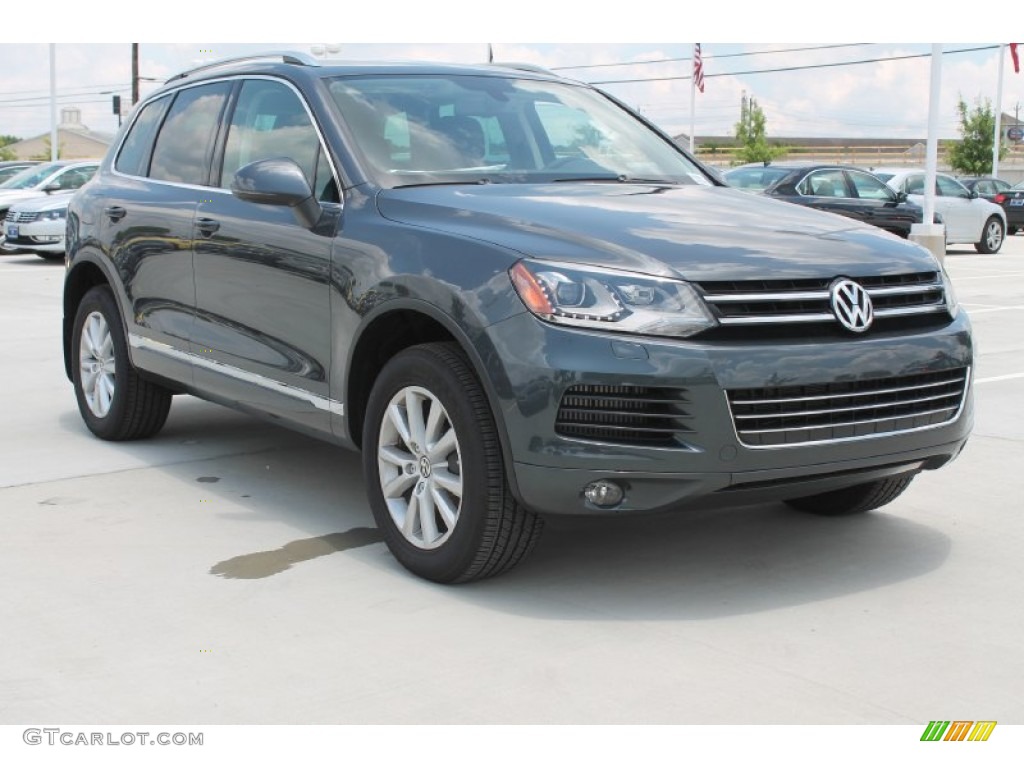 Flint Gray Metallic 2014 Volkswagen Touareg TDI Sport 4Motion Exterior Photo #94043575