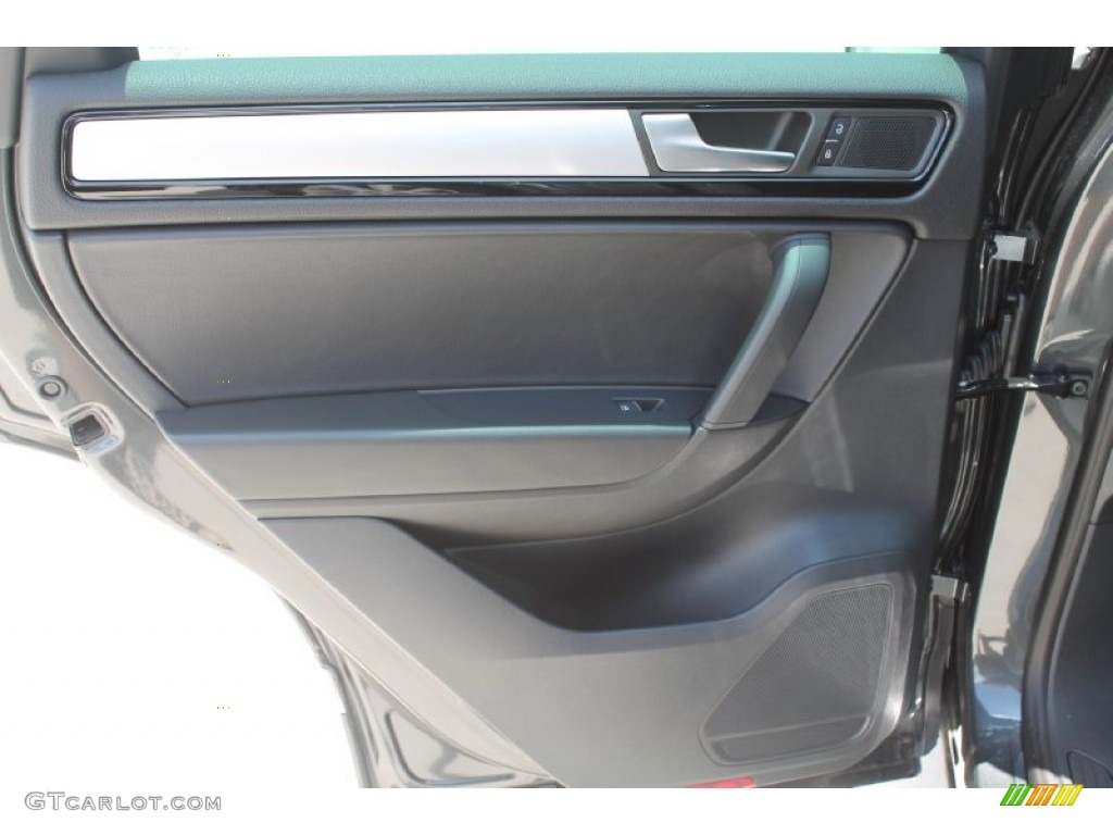 2014 Volkswagen Touareg TDI Sport 4Motion Door Panel Photos