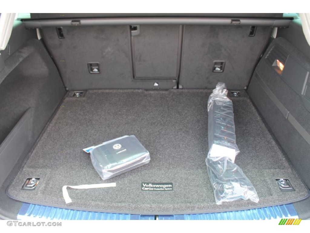 2014 Volkswagen Touareg TDI Sport 4Motion Trunk Photos
