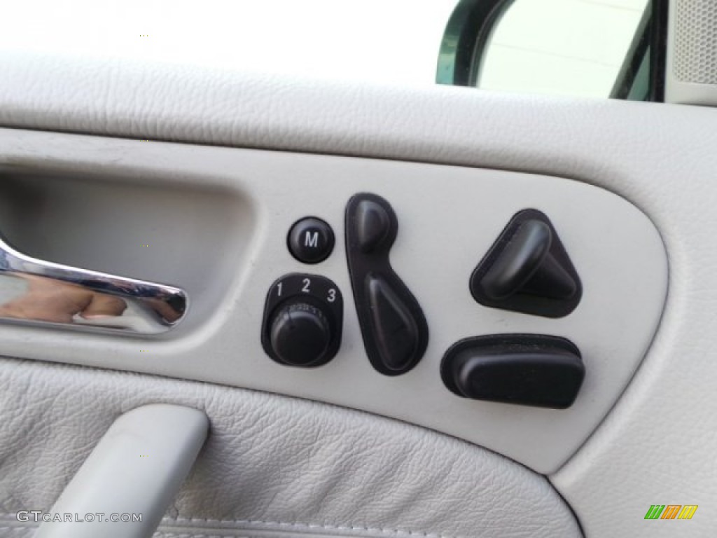 2001 Mercedes-Benz C 320 Sedan Controls Photo #94049260