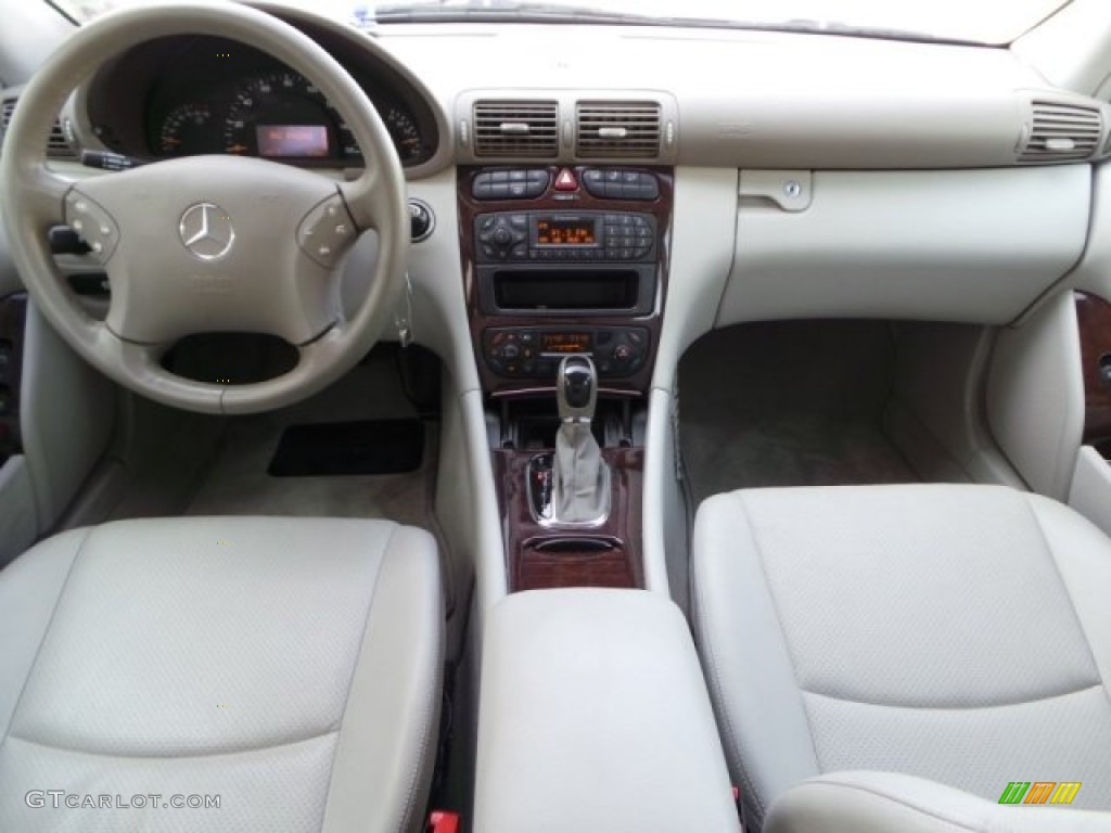 2001 Mercedes-Benz C 320 Sedan Java Dashboard Photo #94049560