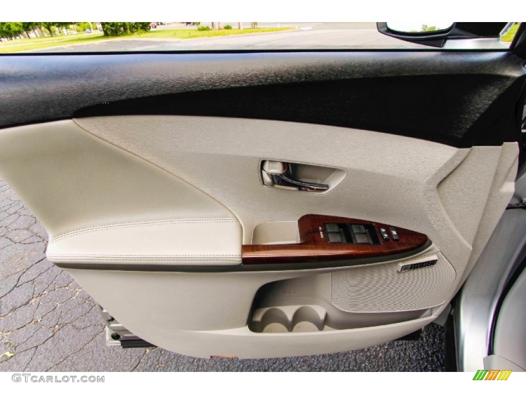 2010 Toyota Venza V6 AWD Gray Door Panel Photo #94050484