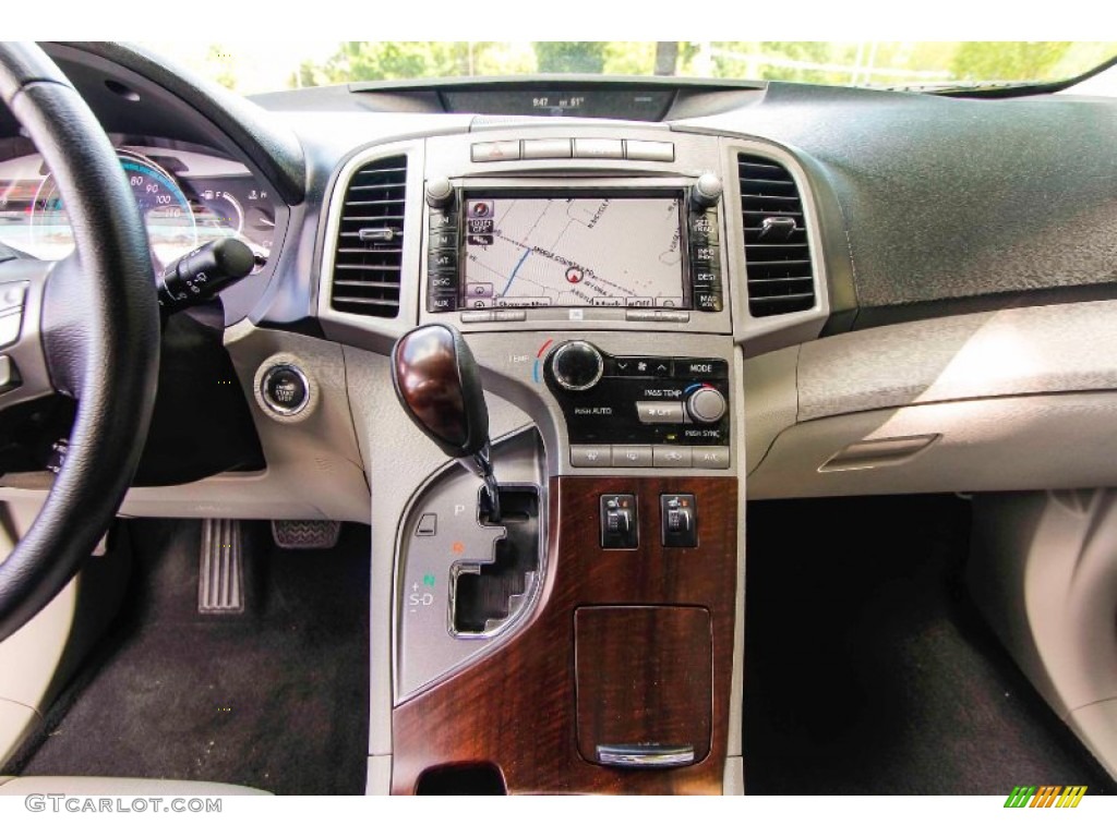 2010 Toyota Venza V6 AWD Controls Photo #94050595