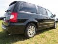 2014 Brilliant Black Crystal Pearl Chrysler Town & Country Touring  photo #3