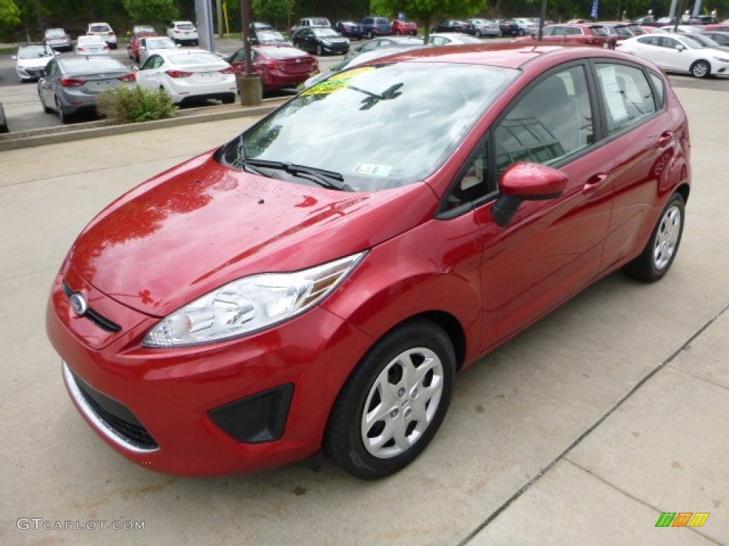 2011 Fiesta SE Hatchback - Red Candy Metallic / Light Stone/Charcoal Black Cloth photo #6