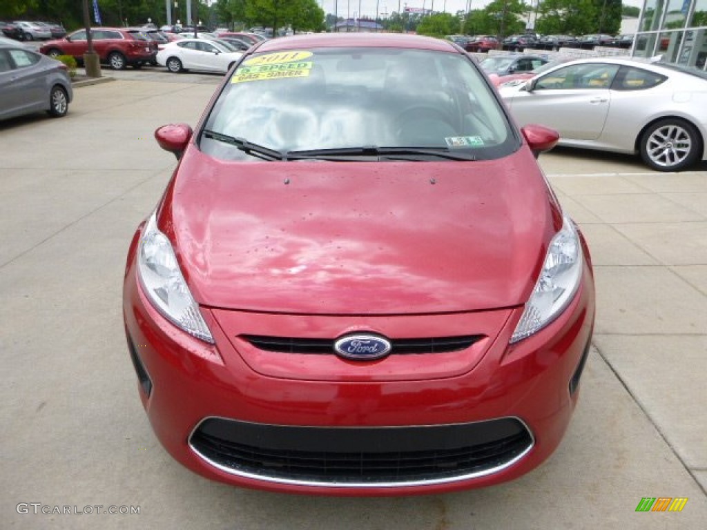 2011 Fiesta SE Hatchback - Red Candy Metallic / Light Stone/Charcoal Black Cloth photo #7