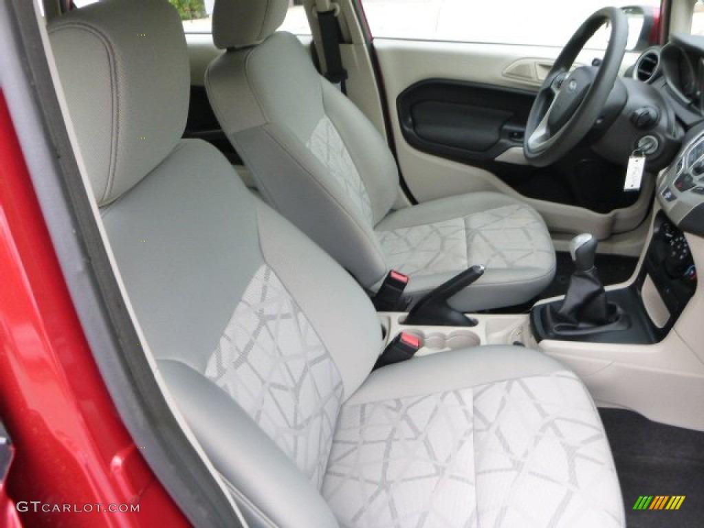 2011 Fiesta SE Hatchback - Red Candy Metallic / Light Stone/Charcoal Black Cloth photo #10