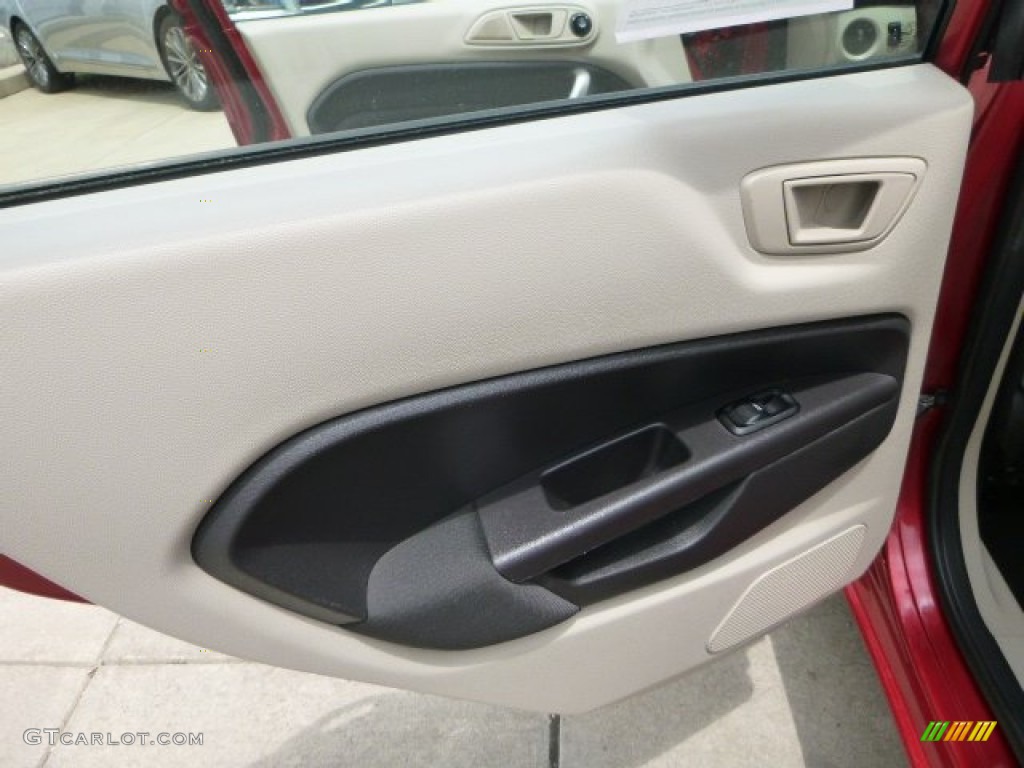 2011 Fiesta SE Hatchback - Red Candy Metallic / Light Stone/Charcoal Black Cloth photo #18
