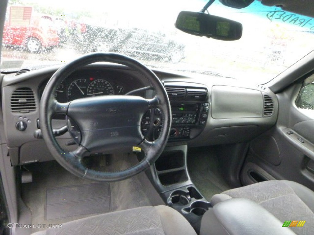Dark Graphite Interior 2000 Ford Explorer XLT 4x4 Photo #94060587