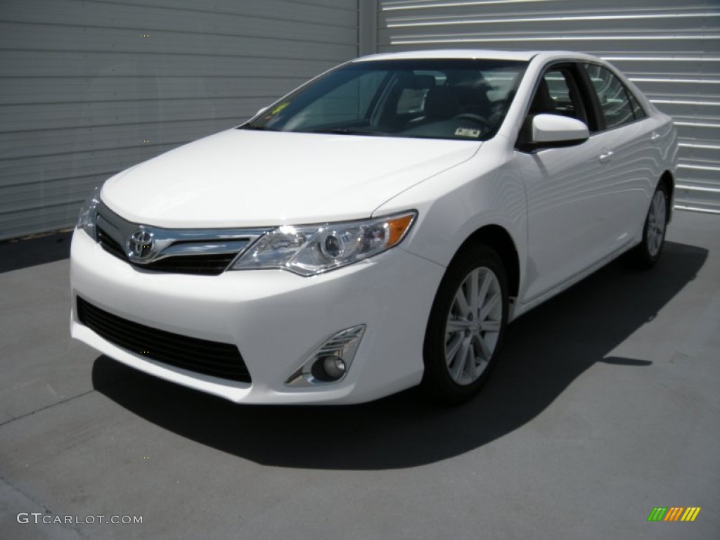 2014 Camry XLE V6 - Super White / Ash photo #7