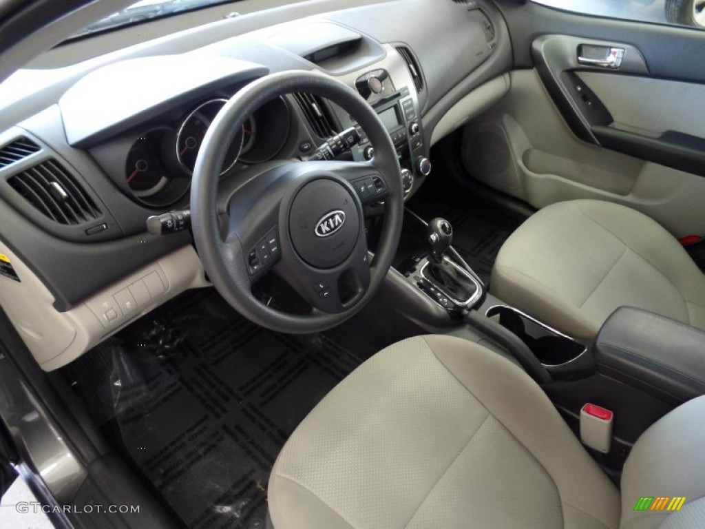 Stone Interior 2013 Kia Forte 5-Door EX Photo #94078941