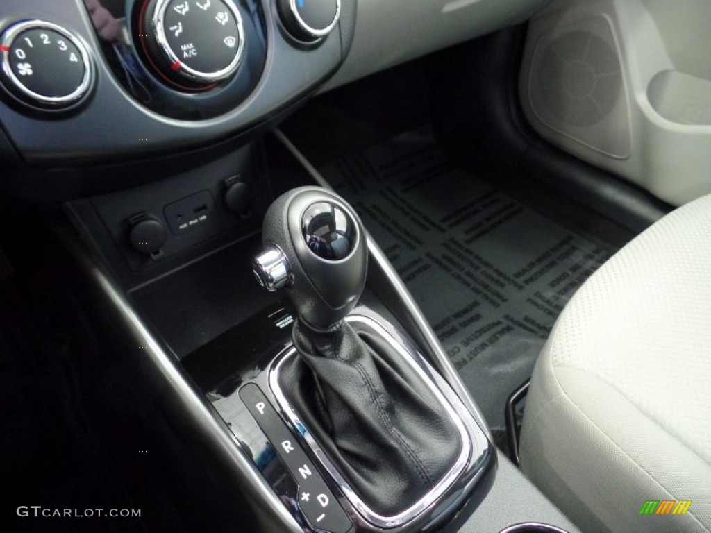 2013 Kia Forte 5-Door EX Transmission Photos