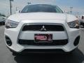 White Pearl - Outlander Sport ES Photo No. 2
