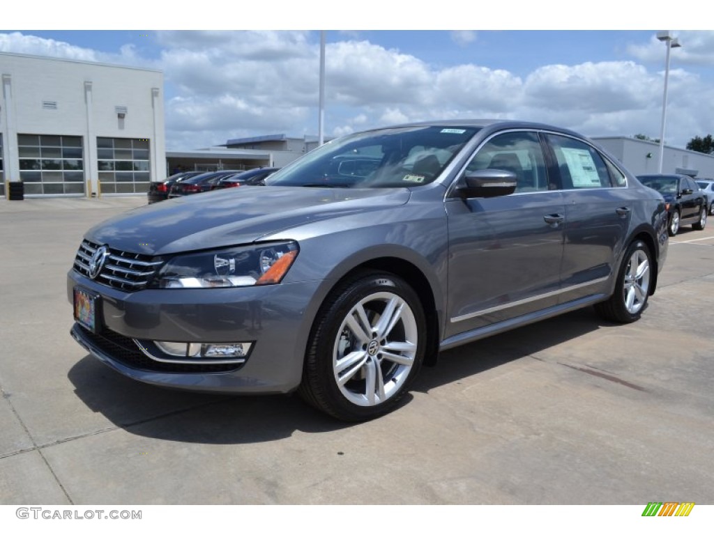 2014 Passat V6 SEL Premium - Platinum Gray Metallic / Moonrock photo #1