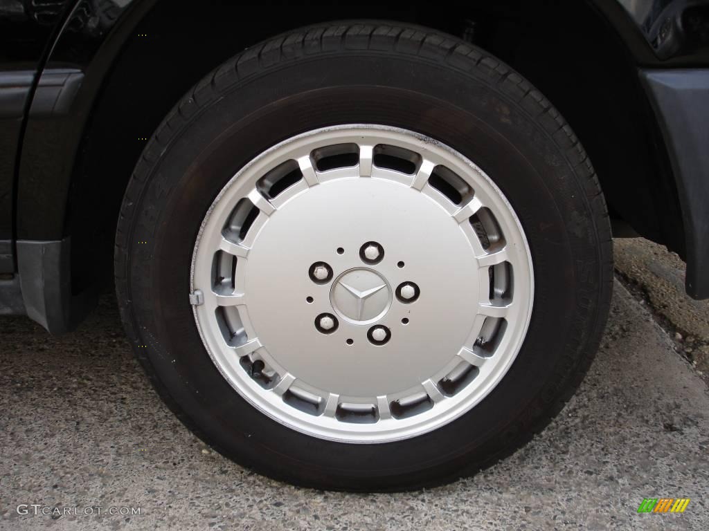 1989 Mercedes-Benz E Class 300 E Sedan Wheel Photo #9410271