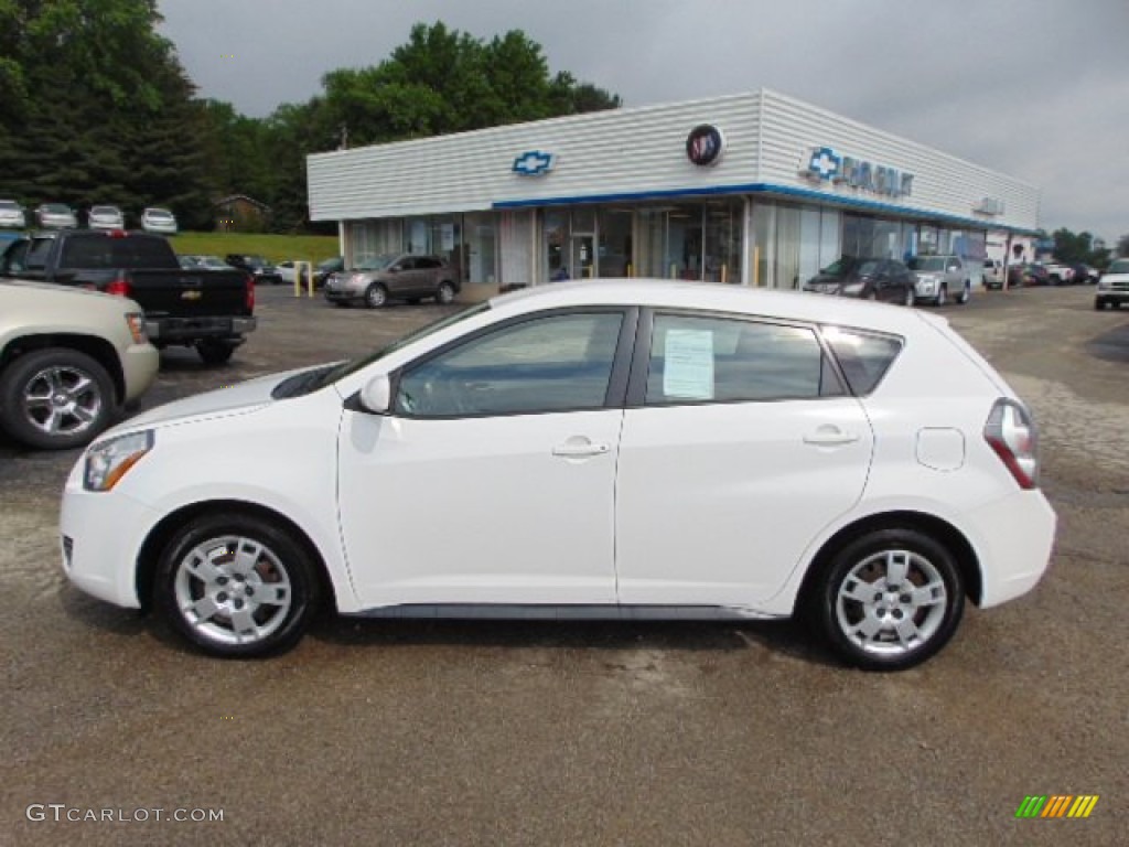 2009 Vibe 2.4 - Ultra White / Ebony photo #2