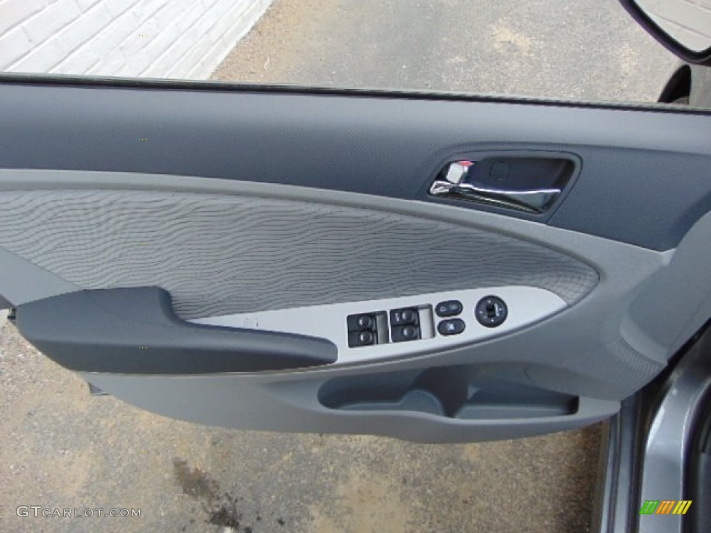 2014 Accent GLS 4 Door - Triathlon Gray / Gray photo #8