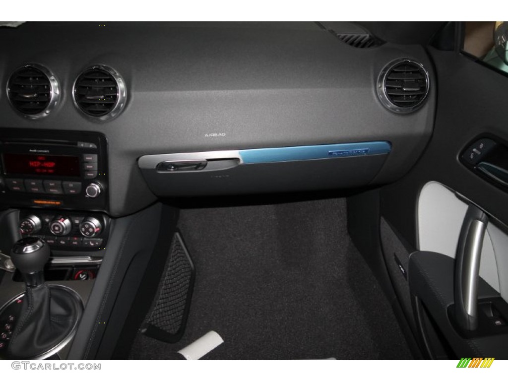 2015 TT 2.0T quattro Coupe - Ice Silver Metallic / Titanium Gray photo #13