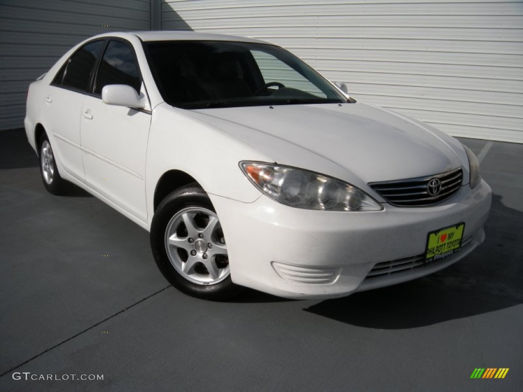 2006 Camry LE - Super White / Stone Gray photo #2