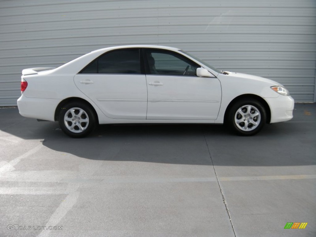 2006 Camry LE - Super White / Stone Gray photo #3