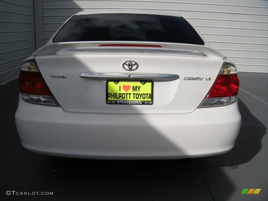 2006 Camry LE - Super White / Stone Gray photo #5