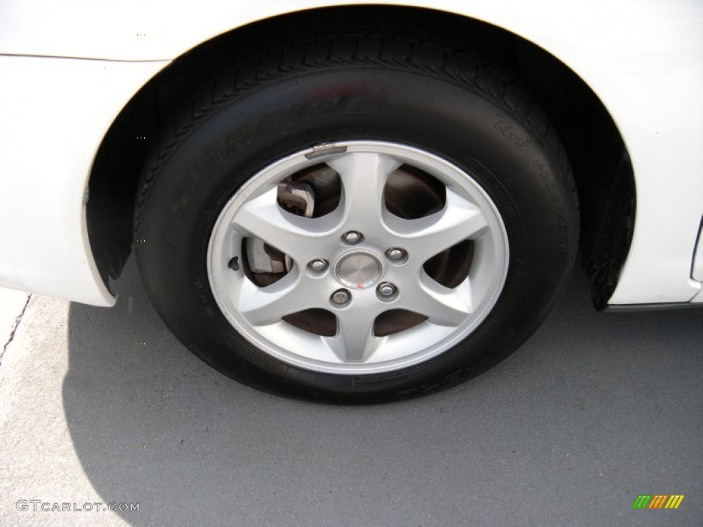 2006 Camry LE - Super White / Stone Gray photo #11