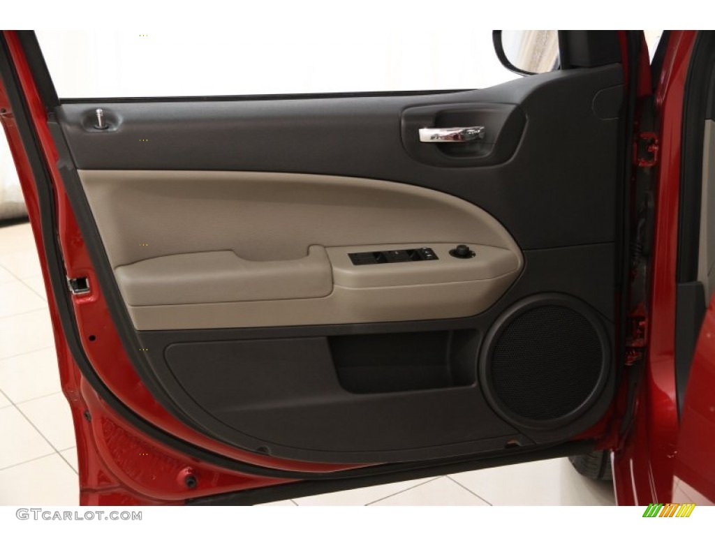 2010 Caliber Mainstreet - Inferno Red Crystal Pearl / Dark Slate Gray/Medium Graystone photo #4