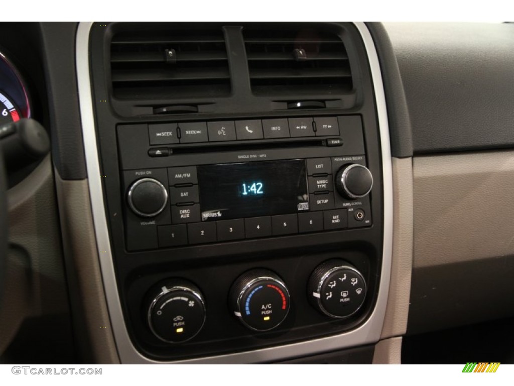 2010 Caliber Mainstreet - Inferno Red Crystal Pearl / Dark Slate Gray/Medium Graystone photo #8