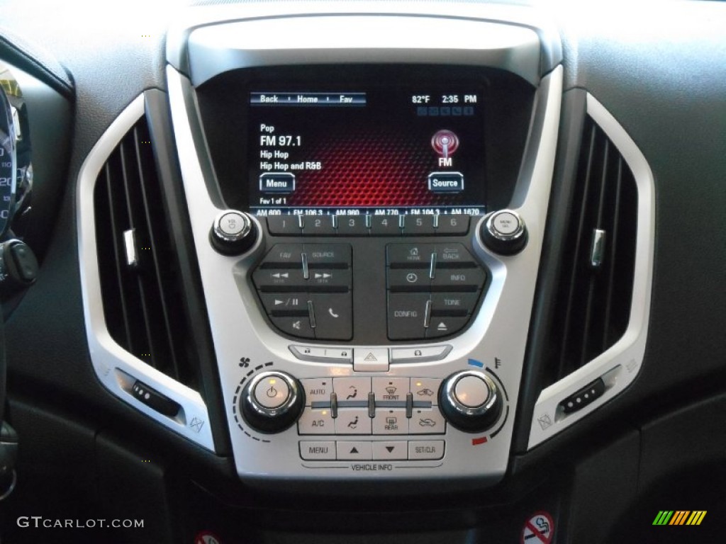 2013 GMC Terrain SLE AWD Controls Photos