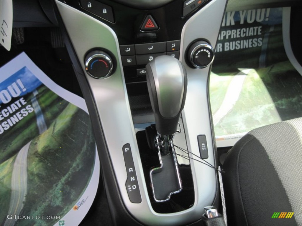 2014 Cruze LS - Rainforest Green Metallic / Jet Black/Medium Titanium photo #10