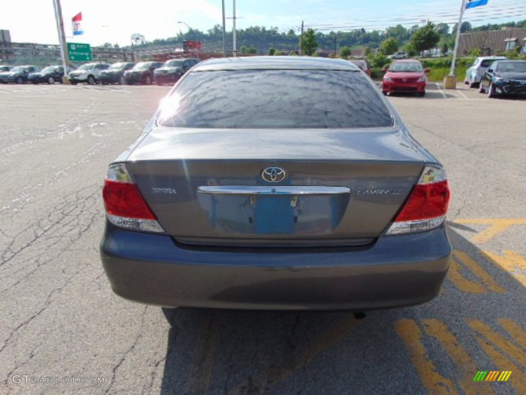 2006 Camry LE - Mineral Green Opal / Stone Gray photo #7