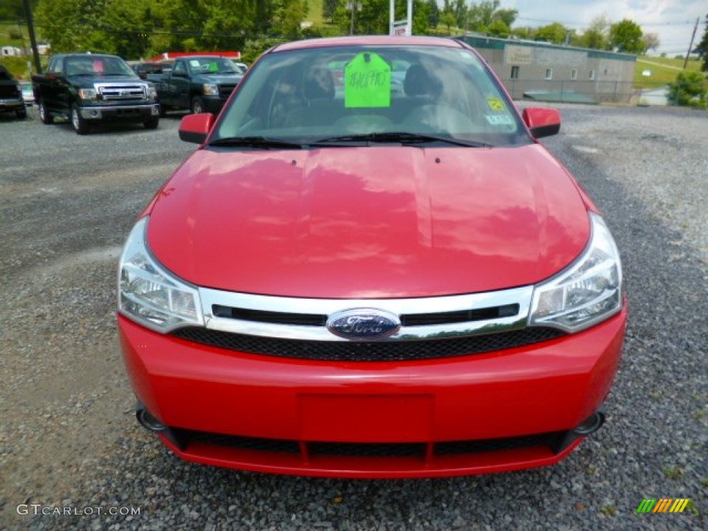 2008 Focus SES Sedan - Vermillion Red / Medium Stone photo #2