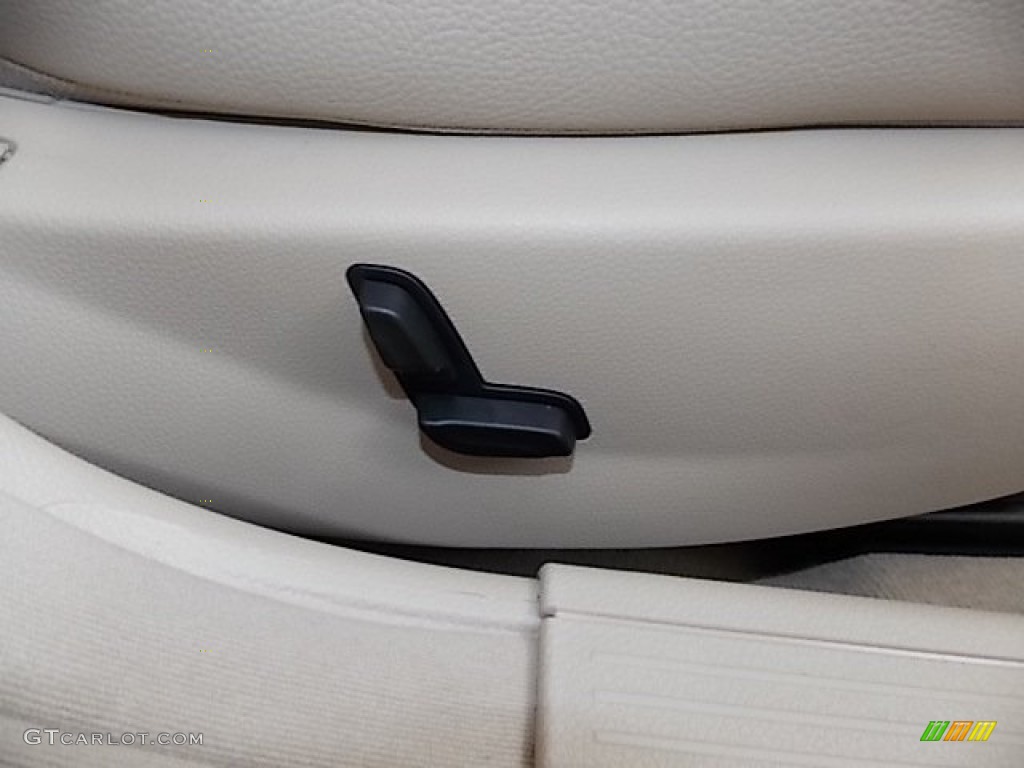 2011 Mercedes-Benz C 300 Sport Controls Photo #94155951