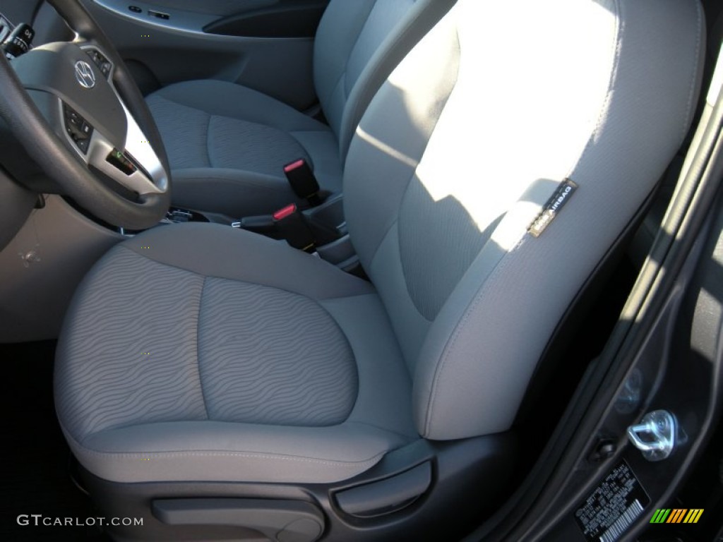 2013 Accent GLS 4 Door - Cyclone Gray / Gray photo #33