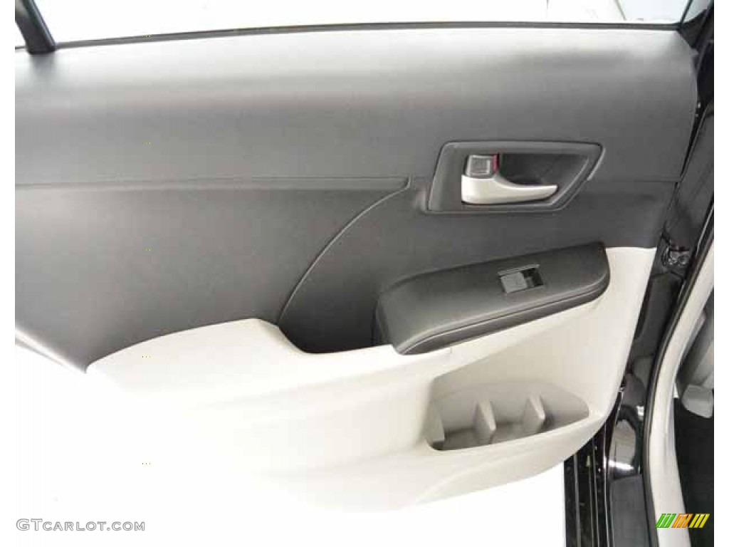 2014 Camry LE - Attitude Black Metallic / Ash photo #9