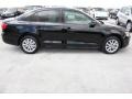 Black - Jetta SE Sedan Photo No. 12