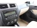 Black - Jetta SE Sedan Photo No. 17