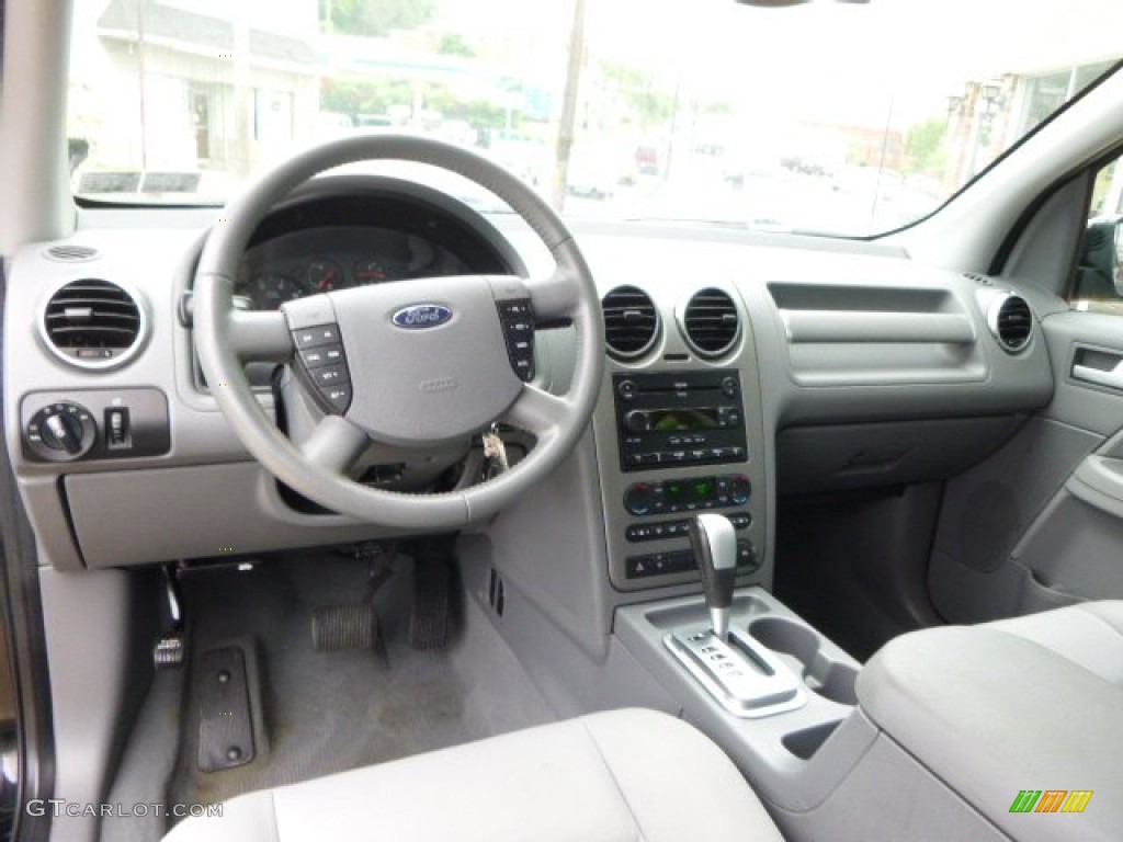 2005 Ford Freestyle SEL AWD Shale Dashboard Photo #94168182