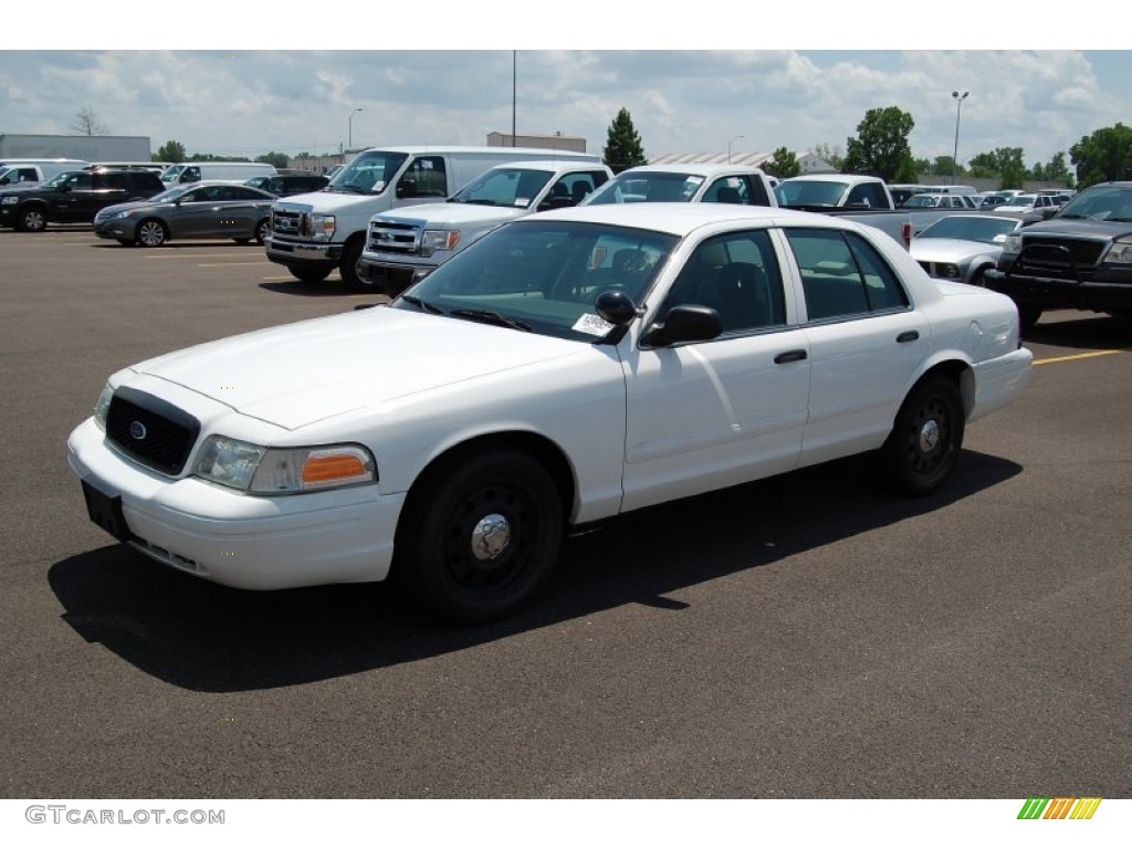 2006 Crown Victoria Police Interceptor - Vibrant White / Light Camel photo #4